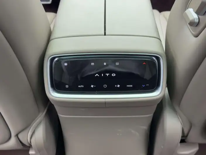 Aito M9 2024 Model Extended Range Ultra VI seat Edition – фото 8