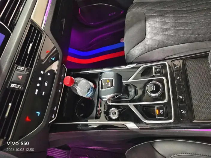 Hongqi HS5 2022 Model Facelift 2.0T Smart Flag Enjoy 4WD Edition – фото 8