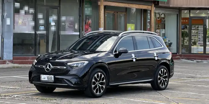 Mercedes-Benz GLC 2023 Model GLC 260 L 4MATIC Luxury Model 5 seat – фото 1