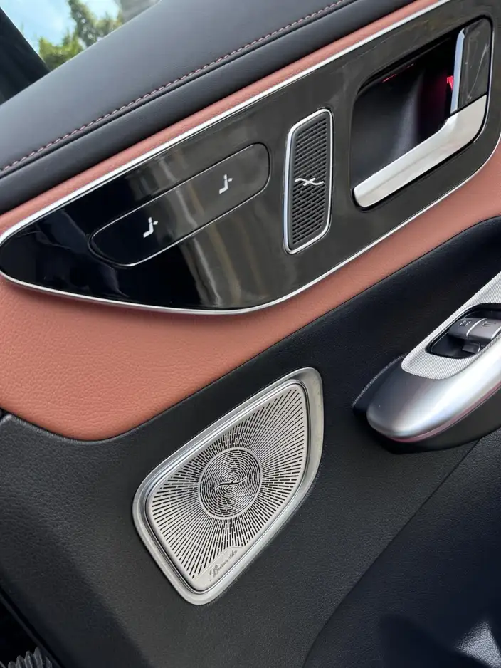 Mercedes-Benz GLC 2023 Model GLC 260 L 4MATIC Luxury Model 5 seat – фото 8