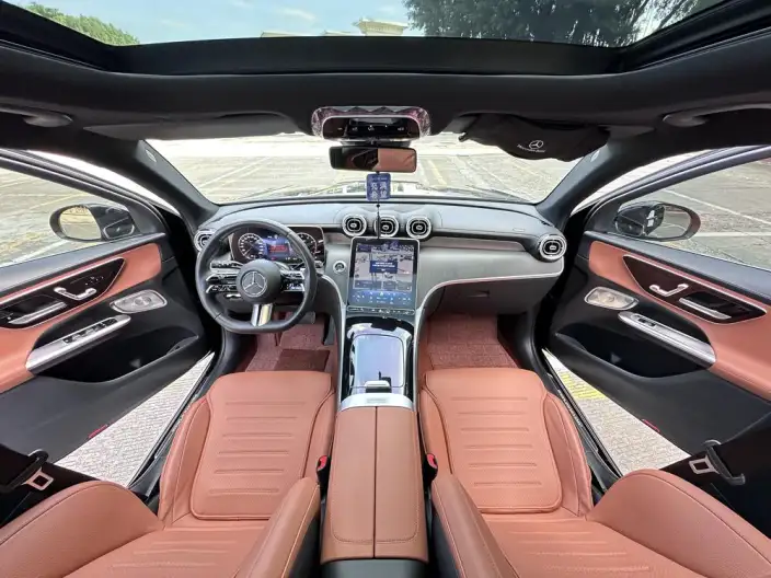 Mercedes-Benz GLC 2023 Model GLC 260 L 4MATIC Luxury Model 5 seat – фото 10
