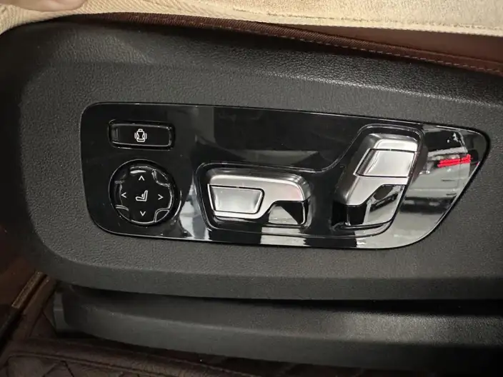 BMW X7 2022 Model xDrive40i Exclusive Model Luxury Set – фото 5