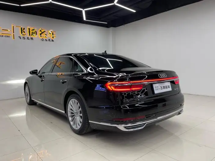 Audi A8 2022 Model A8L 50 TFSI quattro Comfort Model Collector Edition Edition – фото 4
