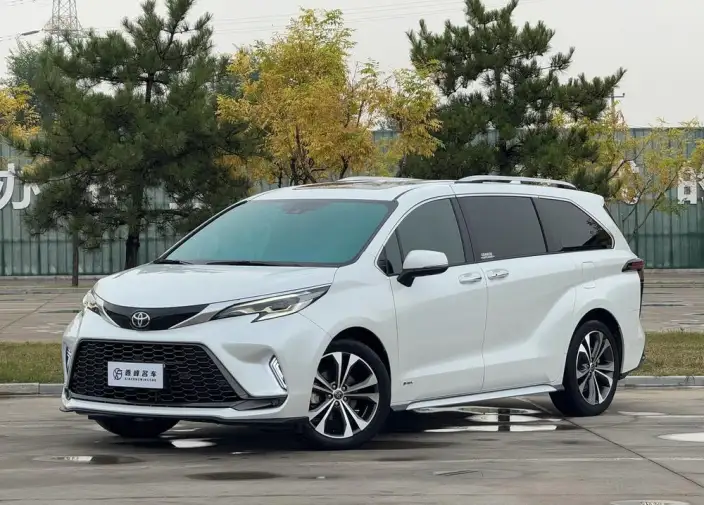 Granvia 2023 Model Intelligent Hybrid 2.5L Noble PLUS – фото 1