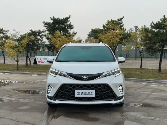Granvia 2023 Model Intelligent Hybrid 2.5L Noble PLUS – фото 2