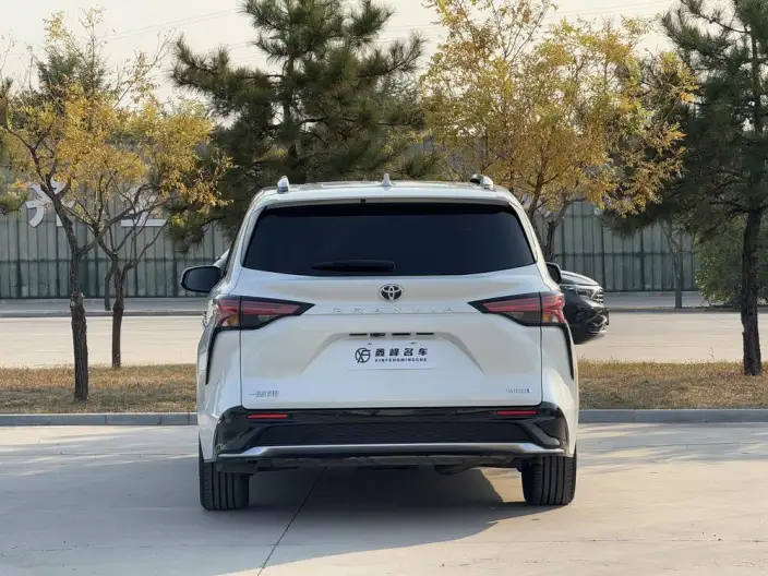 Granvia 2023 Model Intelligent Hybrid 2.5L Noble PLUS – фото 5