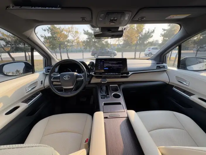 Granvia 2023 Model Intelligent Hybrid 2.5L Noble PLUS – фото 8