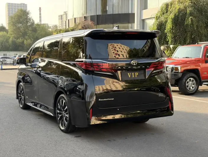 Elfa 2023 Model 2.5L Intelligent Hybrid 4WD Premium Edition – фото 4