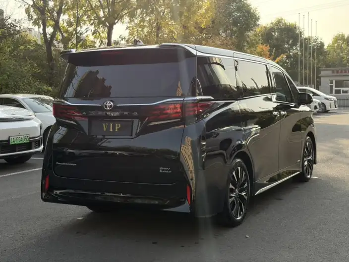 Elfa 2023 Model 2.5L Intelligent Hybrid 4WD Premium Edition – фото 6