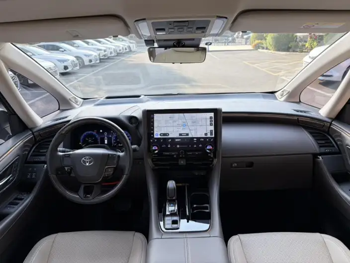 Elfa 2023 Model 2.5L Intelligent Hybrid 4WD Premium Edition – фото 8