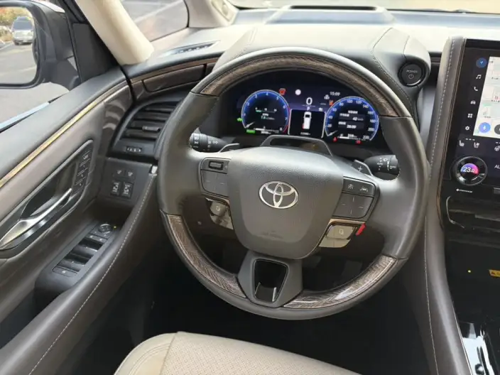 Elfa 2023 Model 2.5L Intelligent Hybrid 4WD Premium Edition – фото 10
