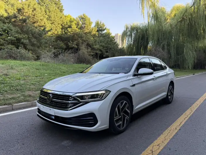 Volkswagen Sagitar 2023 Model 300TSI DSG Beyond Edition – фото 1