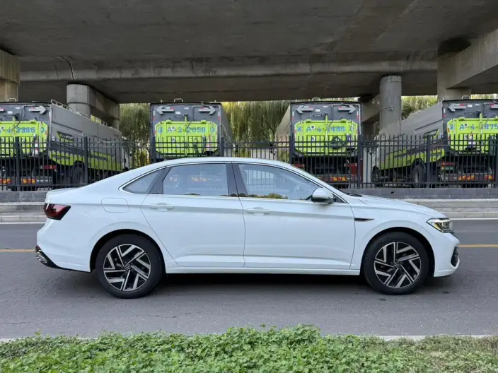 Volkswagen Sagitar 2023 Model 300TSI DSG Beyond Edition – фото 6