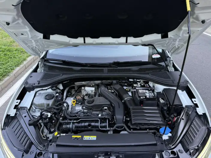 Volkswagen Sagitar 2023 Model 300TSI DSG Beyond Edition – фото 7