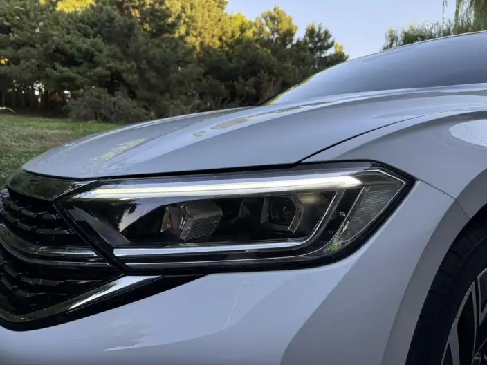 Volkswagen Sagitar 2023 Model 300TSI DSG Beyond Edition – фото 8