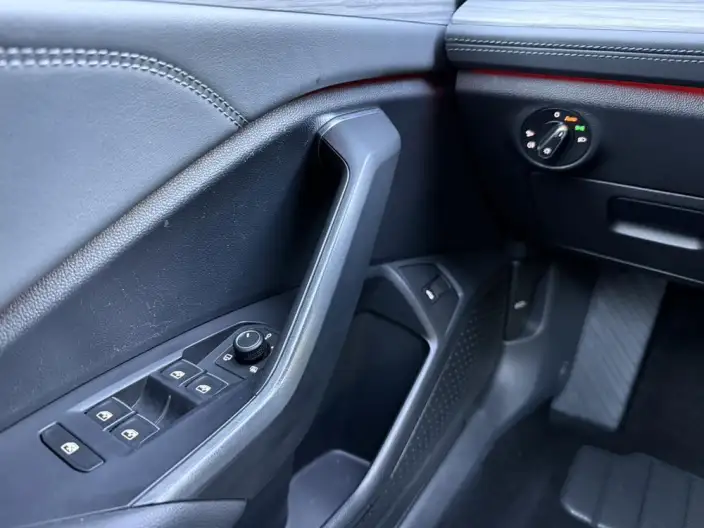 Volkswagen Sagitar 2023 Model 300TSI DSG Beyond Edition – фото 9