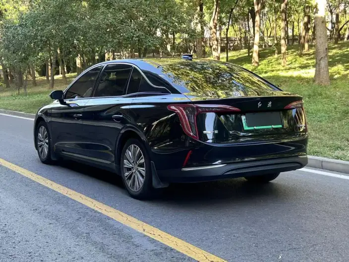 Hongqi E-QM5 2023 Model 620KM PLUS Edition – фото 5
