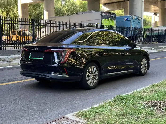 Hongqi E-QM5 2023 Model 620KM PLUS Edition – фото 7