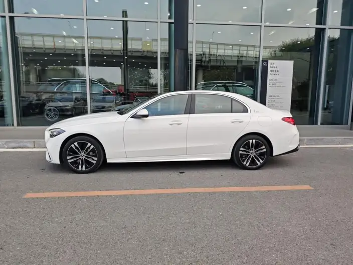 Mercedes-Benz C-Class PHEV 2022 Model C 350 eL – фото 3