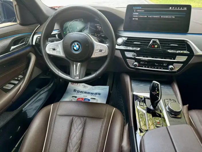 BMW 5 Series PHEV 2022 Model Facelift II 535Le M Sports Set – фото 9