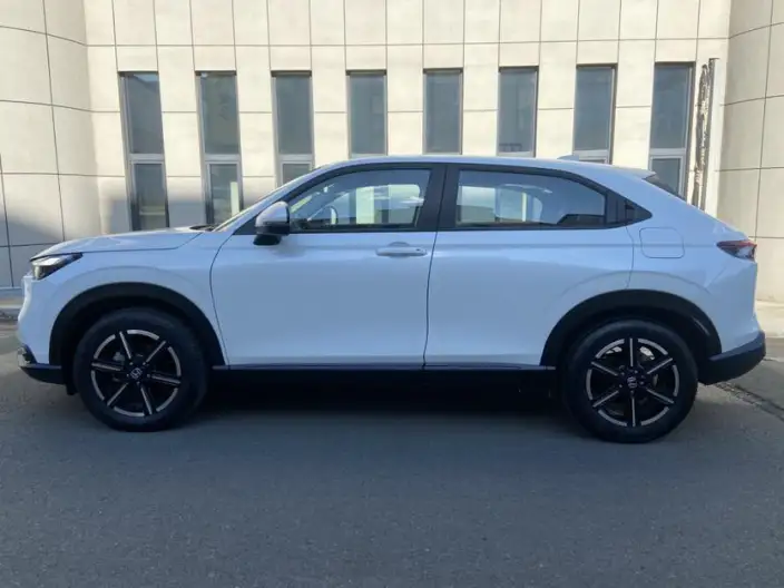 Honda Vezel 2023 Model 1.5L CVT Technology Edition – фото 4