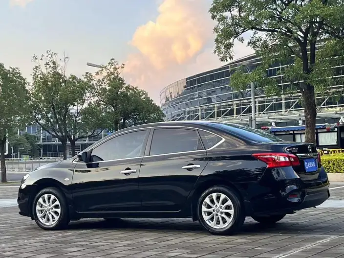 Nissan Sylphy 2021 Model Classic 1.6 XL CVT Deluxe Edition – фото 4