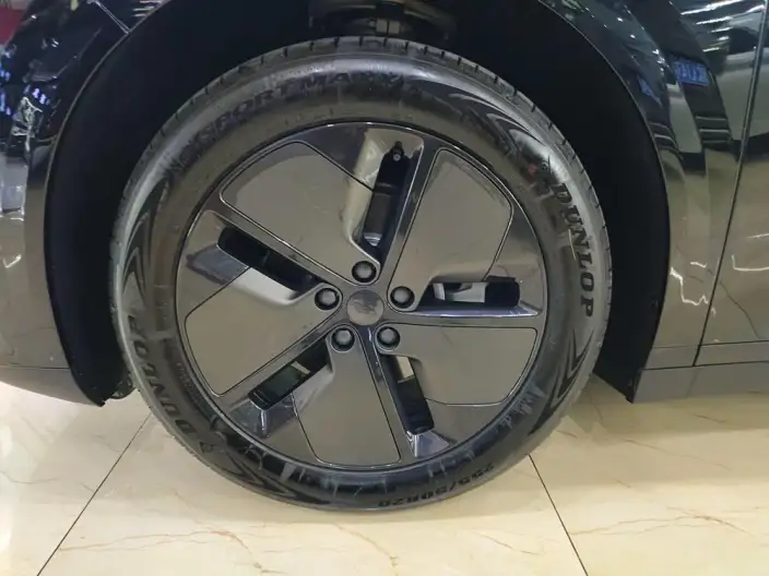 Li Auto i6 2025 Model 2WD Standard Edition – фото 9
