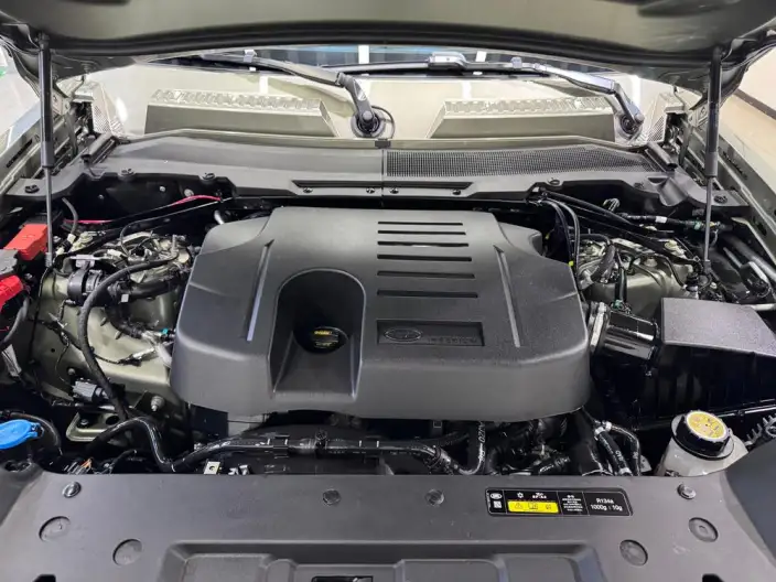Land Rover Defender 2024 Model 110 3.0T P400 X-Dynamic HSE – фото 8