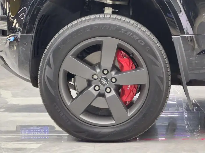 Land Rover Defender 2025 Model 110 3.0T P400 HSE X-Dynamic – фото 6