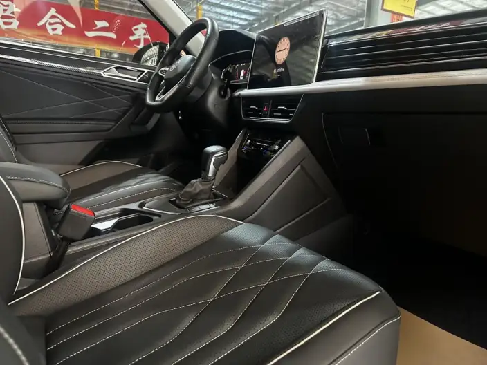 Volkswagen Tiguan L 2022 Model 330TSI Automatic 2WD R-Line Enjoy the version more – фото 7