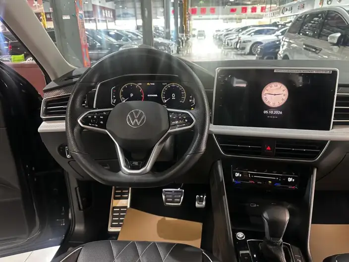 Volkswagen Tiguan L 2022 Model 330TSI Automatic 2WD R-Line Enjoy the version more – фото 9