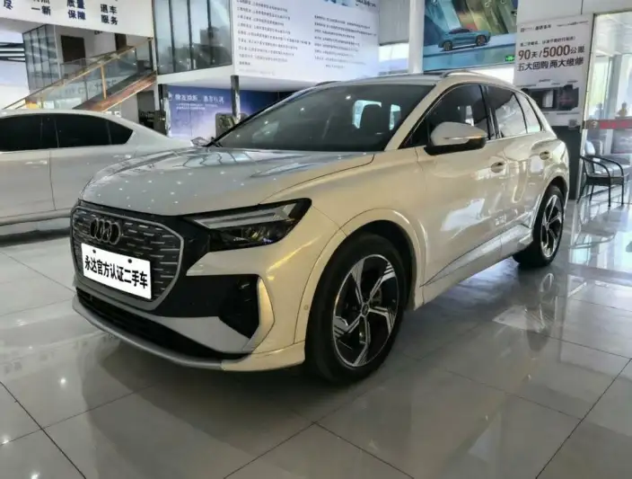 Audi Q4 e-tron 2023 Model 40 e-tron Genesis Night Edition – фото 1