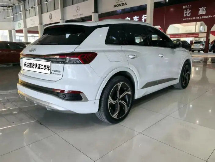 Audi Q4 e-tron 2023 Model 40 e-tron Genesis Night Edition – фото 4