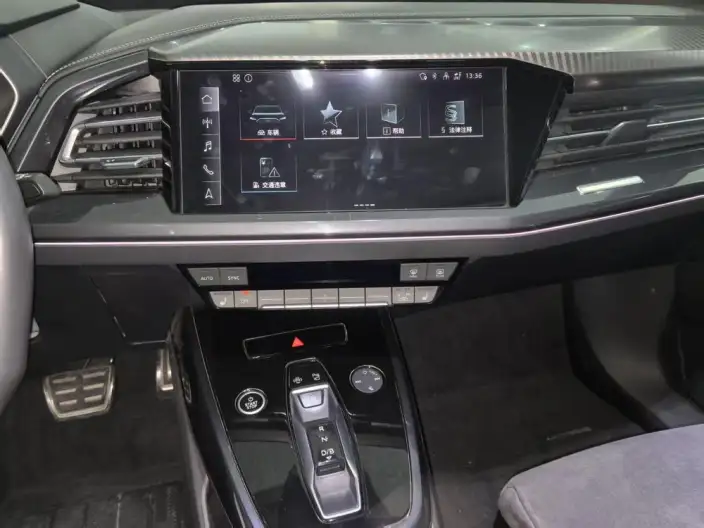 Audi Q4 e-tron 2023 Model 40 e-tron Genesis Night Edition – фото 7
