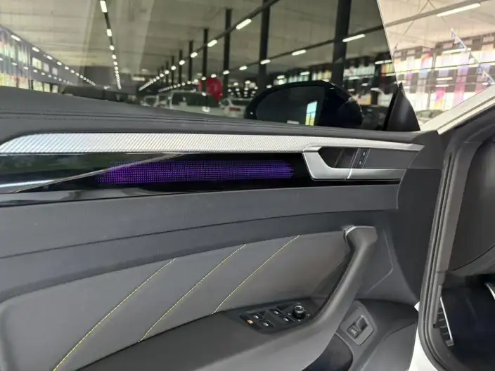 Volkswagen CC 2024 Model 380TSI Eye-catching version – фото 6