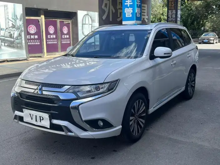 Mitsubishi Outlander 2021 Model Facelift 2.0L 2WD Smooth Ride Edition 5 seat
