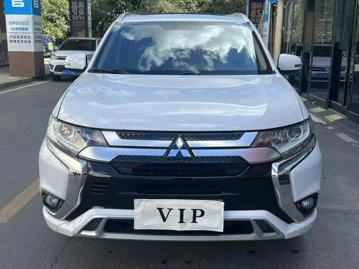 Mitsubishi Outlander 2021 Model Facelift 2.0L 2WD Smooth Ride Edition 5 seat