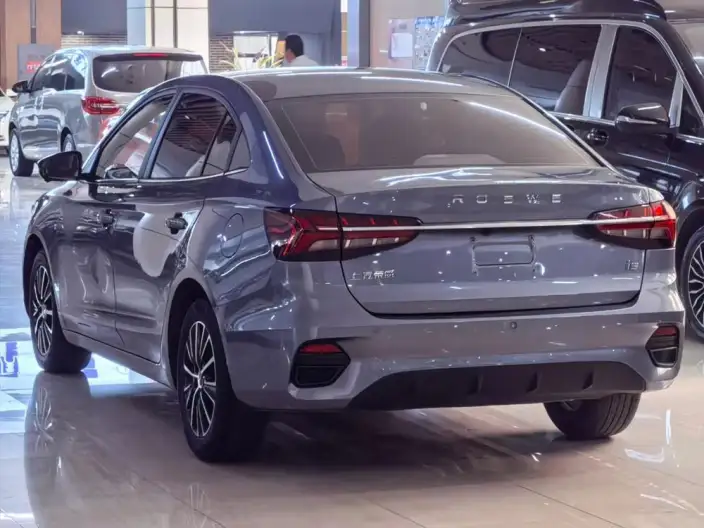 Roewe i5 2021 Model 1.5L CVT Diamond Edition – фото 4