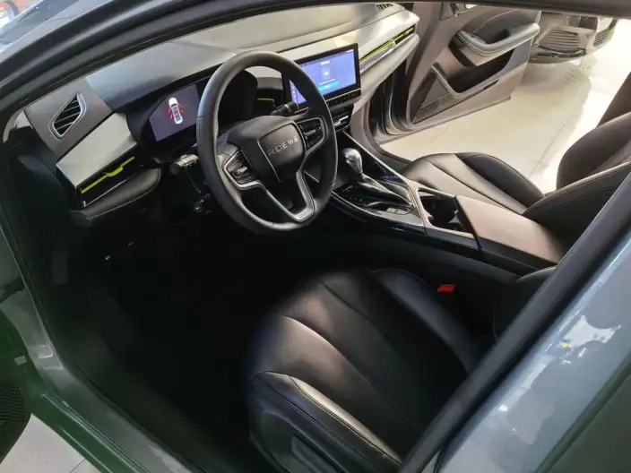 Roewe i5 2021 Model 1.5L CVT Diamond Edition – фото 8