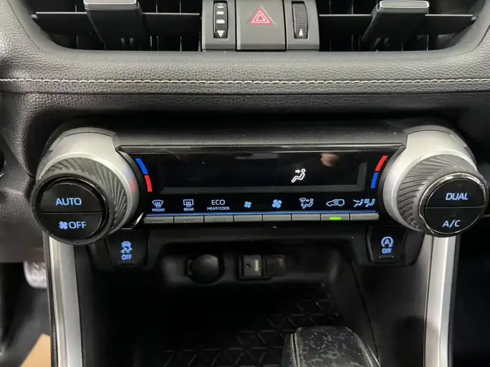 Toyota Wildlander 2022 Model 2.0L 2WD Deluxe Edition – фото 8