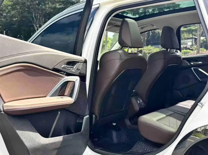 BMW X1 2023 Model xDrive25Li X Design Set – фото 9