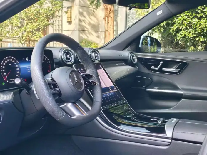 Mercedes-Benz C-Class 2024 Model C 260 L Sports Edition – фото 7