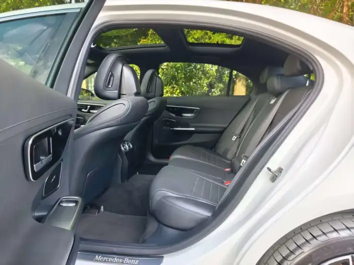 Mercedes-Benz C-Class 2024 Model C 260 L Sports Edition – фото 9