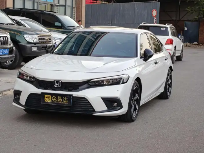 Honda Civic 2023 Model HATCHBACK 240TURBO CVT Extremely sharp version – фото 1