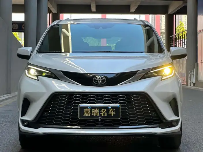 Granvia 2024 Model Intelligent Hybrid 2.5L 4WD Noble PLUS Edition – фото 2