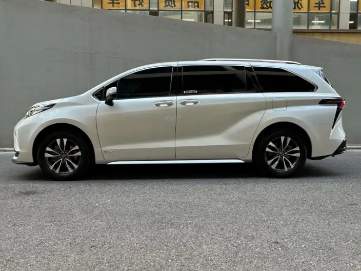Granvia 2024 Model Intelligent Hybrid 2.5L 4WD Noble PLUS Edition – фото 3