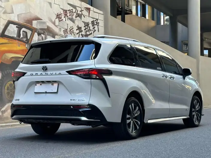 Granvia 2024 Model Intelligent Hybrid 2.5L 4WD Noble PLUS Edition – фото 5