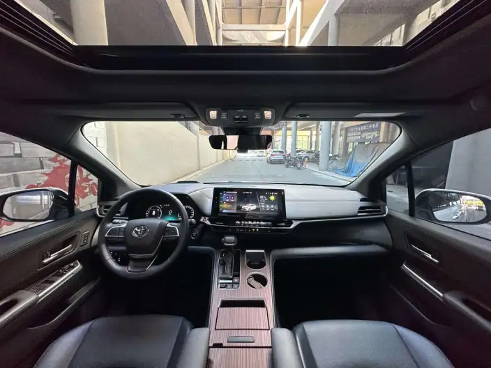 Granvia 2024 Model Intelligent Hybrid 2.5L 4WD Noble PLUS Edition – фото 10