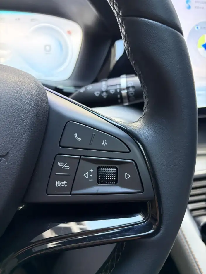 BYD Song PLUS DM 2023 Model DM-i Champion Edition 110KM Flagship Model – фото 10