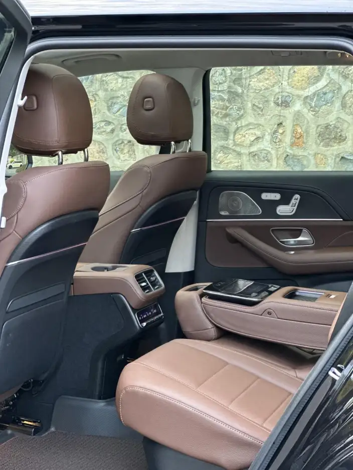 Mercedes-Benz GLS 2024 Model GLS 450 4MATIC Fashion Model – фото 9